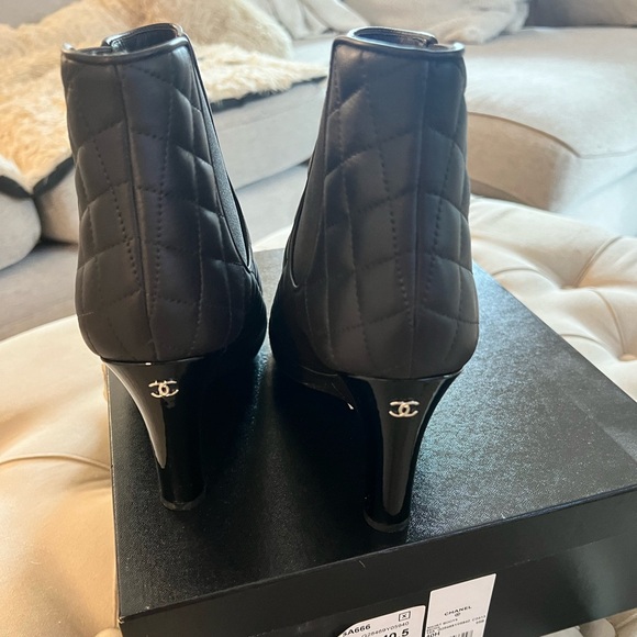 Chanel brown quilted booties size 40 - Picture 5 of 6
